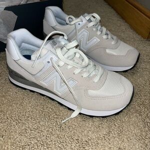NWT New Balance Sneakers